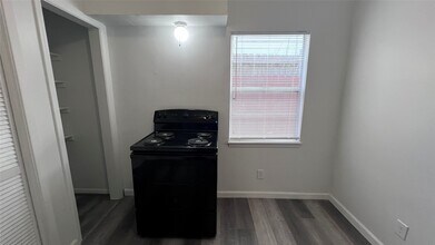 Building Photo - 1325 Herkimer St