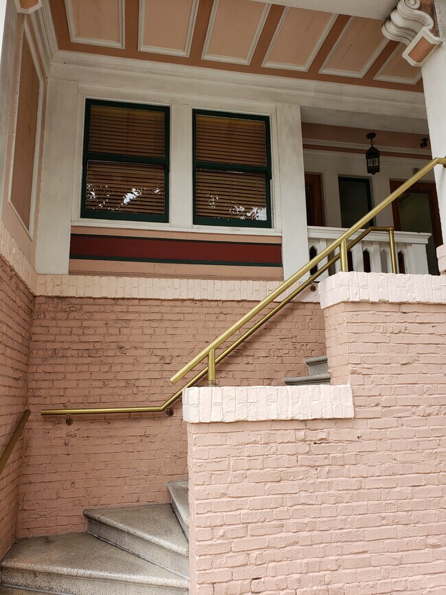 Foto del edificio - 142 Lake St