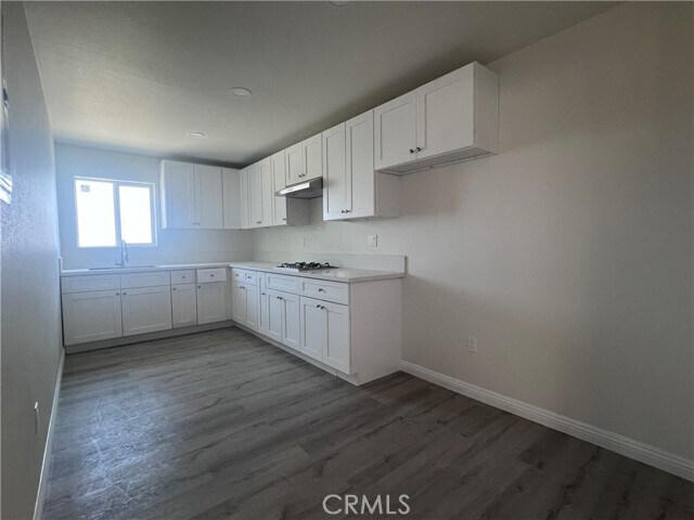 Foto del edificio - 16215 Salazar Dr