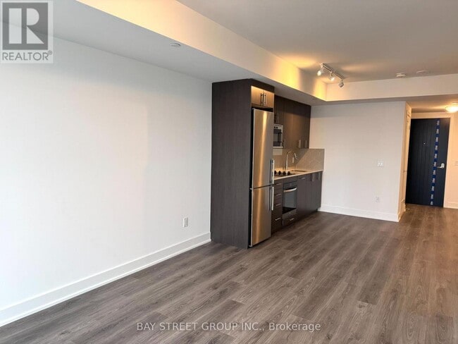 Building Photo - 2545 Simcoe St N