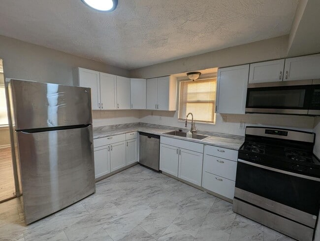 Building Photo - Space to Spare on Frost