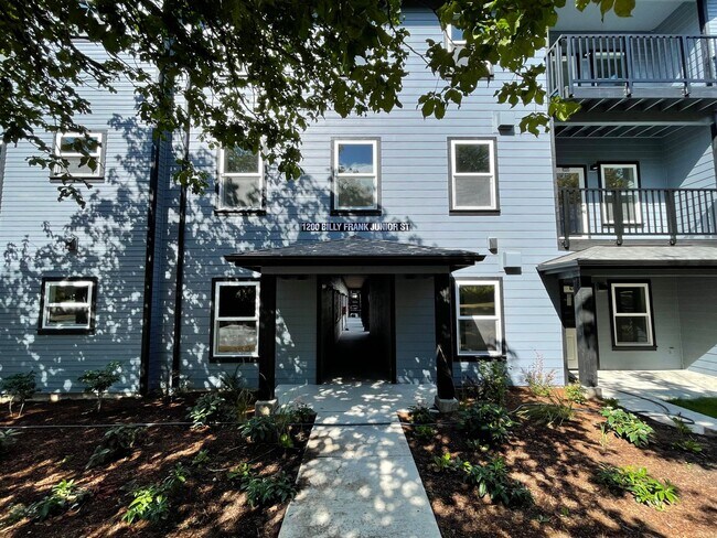 Building Photo - ROOM #1 FOR RENT in a 3 bed/1 bath Apartment, with shared living spaces. WWU Students Welcome!
