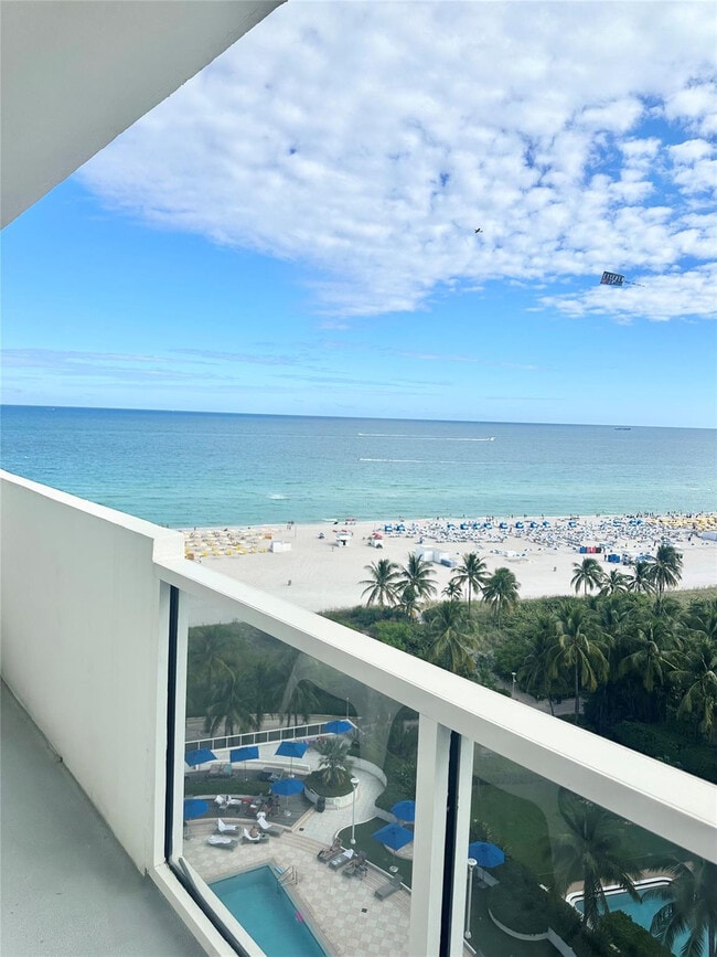 Foto del edificio - 100 Lincoln Rd