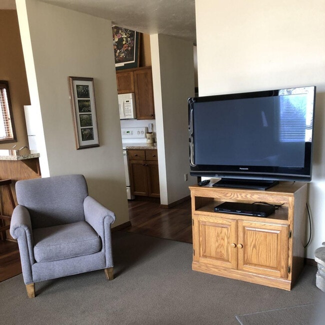 Foto del edificio - 1702 Forest Ridge Rd