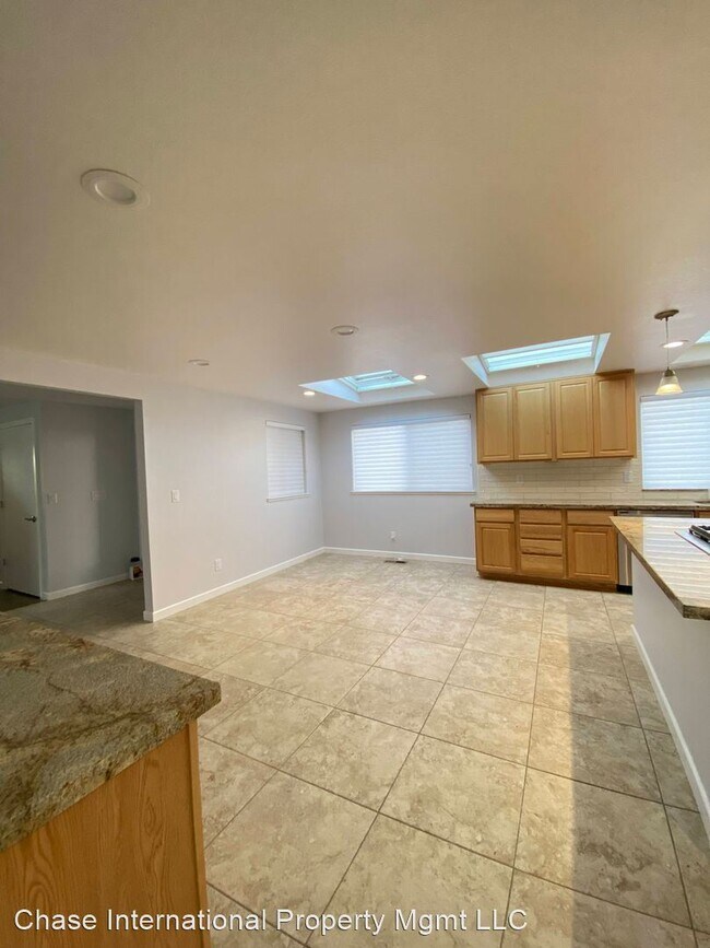 Foto del edificio - 5 br, 3 bath House - 2630 Trentham Way