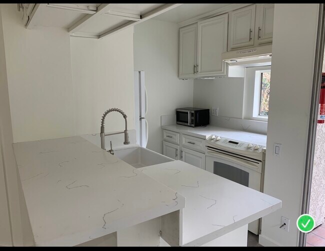 Foto del edificio - 6151 Orange St