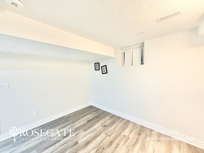 Building Photo - Spacious 1-Bedroom Basement Apartment with Parking in Waterloo