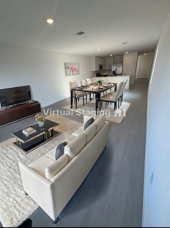 Building Photo - 909 Lago Laceno Ln