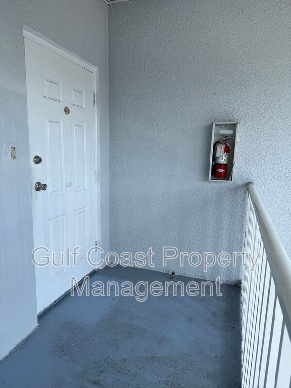 Foto del edificio - 8416 Bernwood Cove Loop