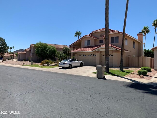 Building Photo - 6283 W Lone Cactus Dr