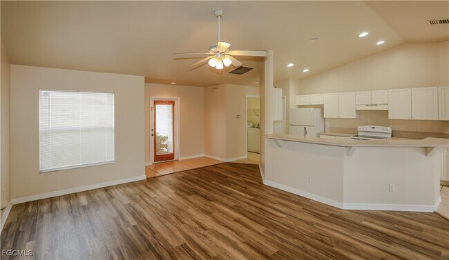 Building Photo - 710 SW 21st Terrace