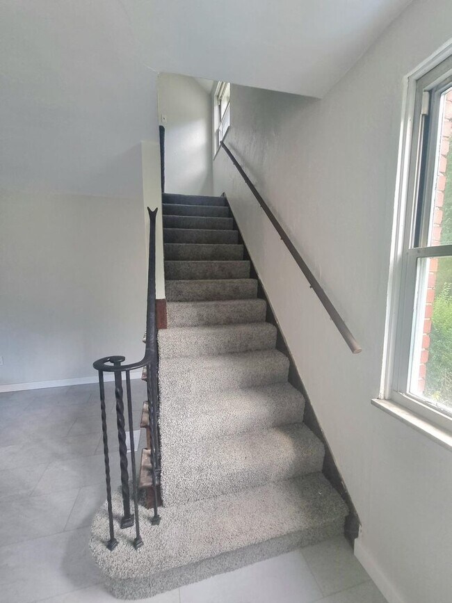 Foto del edificio - Beautifully remodeled 3-bedroom, 1-bath in...