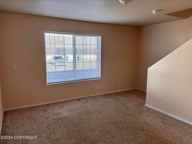 Building Photo - 2 Bed UMED Townhouse