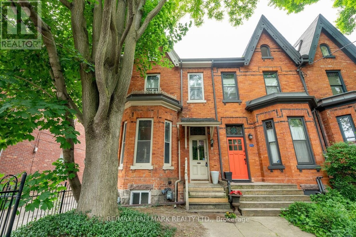 Primary Photo - 370 Sackville St