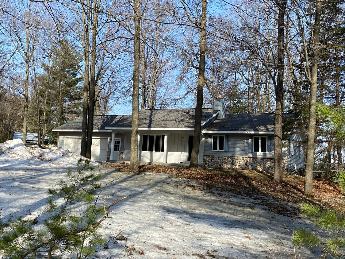 4040 Camp Phillips Rd, Weston, WI 54476 House Rental in Weston, WI