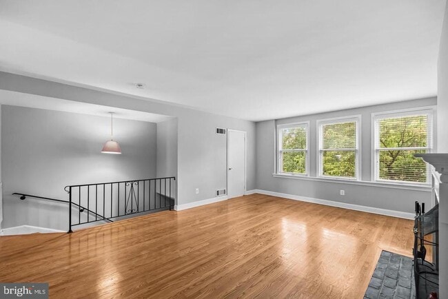 Foto del edificio - 817 E St SE
