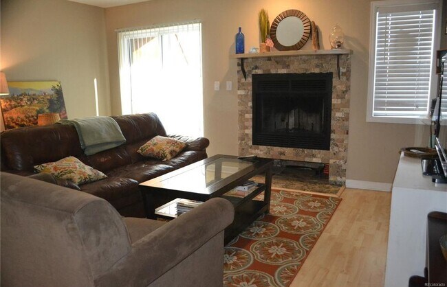 Building Photo - Adorable Niwot Townhome on Greenbelt -