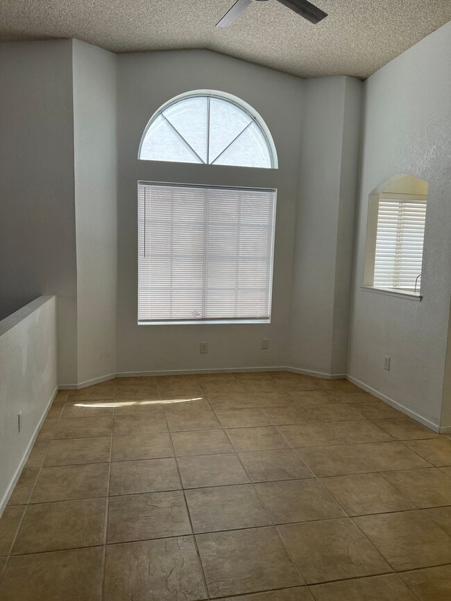 Building Photo - Cute*Clean*Single Story Home