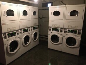 Interior Photo - Cherokee Apts... Spacious Apartments in the Heart of Hollywood! CALL NOW!