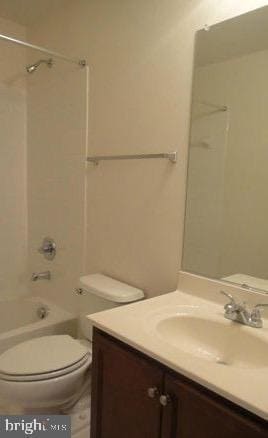 Building Photo - 15190 Santander Dr