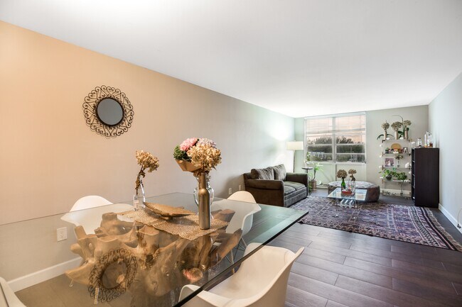 Foto del edificio - 145 SE 25th Rd