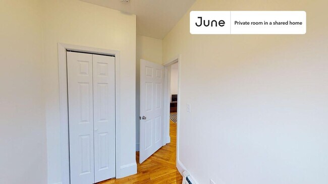 Foto del edificio - Room in Shared 3 bed/1 bath home