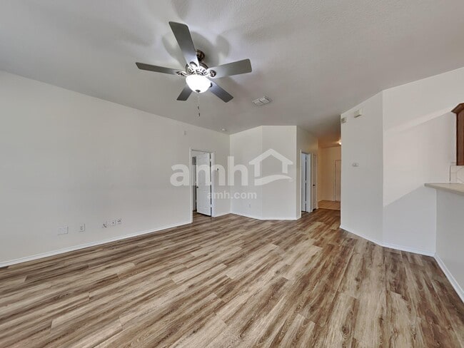Building Photo - 1804 Heron Dr