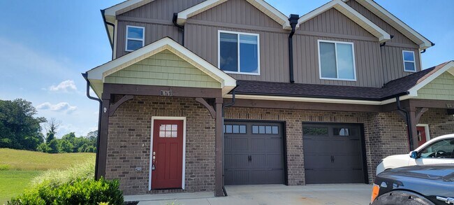 Foto del edificio - 3 Bedroom Townhomes 1 Car Garage