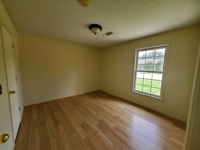 Building Photo - 38 Cambridge Dr