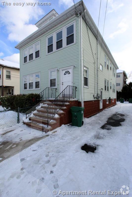 Building Photo - 23-25 Bonner Ave Unit #1