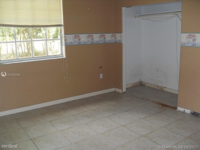 Building Photo - 5 br, 3.5 bath House - 20951 SW 242nd St #...