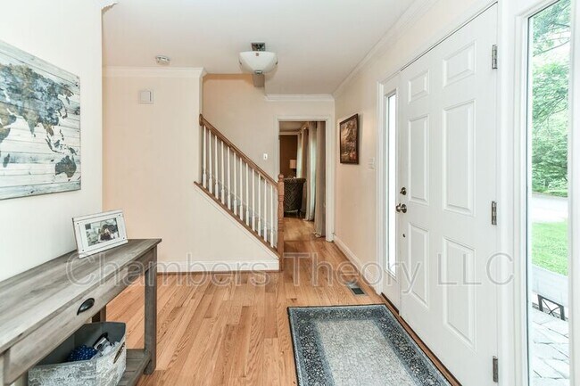 Foto del edificio - 12023 Lake Newport Rd