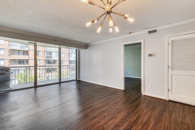 Building Photo - 1200 Braddock Pl