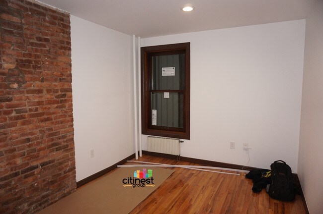 Foto del edificio - 206 8th Ave