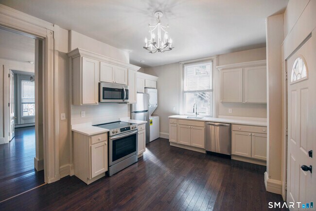 Foto del edificio - 214 Broadway