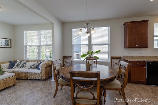 Foto del edificio - 2559 Silver Loch Rd