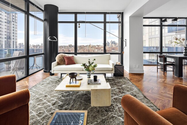Building Photo - Fully Renovated 3BR w/ Incredible Views