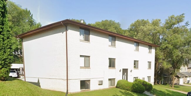 Building Photo - 725 Duggan Dr