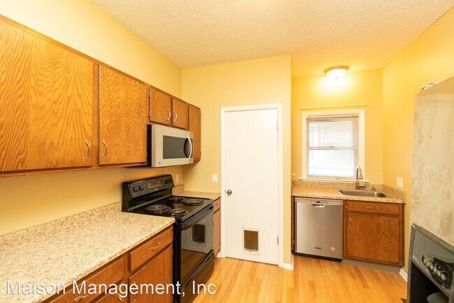 Building Photo - 4 br, 1 bath House - 461 Averill Avenue