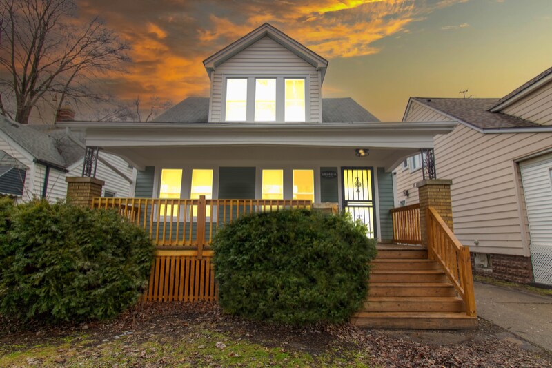 Primary Photo - 18142 Riopelle St