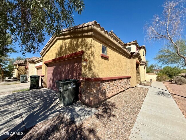 Foto del edificio - 1456 E 9th St