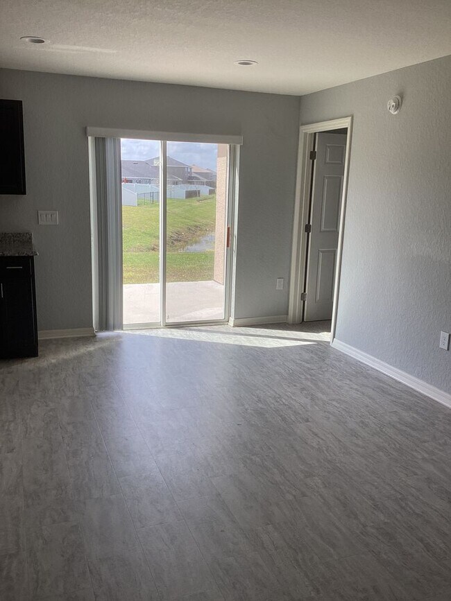 Building Photo - Four Bedroom Three bathrooms - South Lakeland