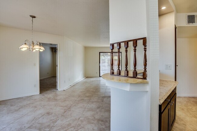 Foto del edificio - 422 E Navajo Rd
