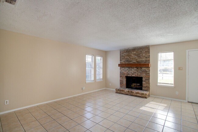 Building Photo - N. Cooper Duplex