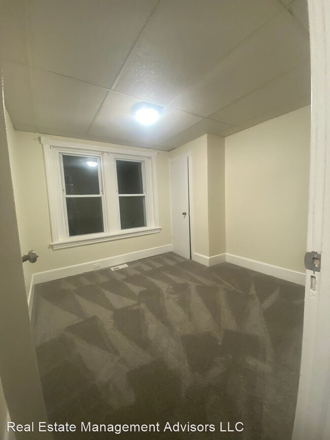 Building Photo - 3 br, 1 bath House - 158 Ridge Rd