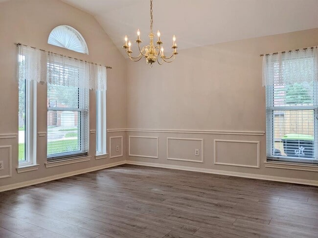 Building Photo - 4611 Rainbow Valley Ct