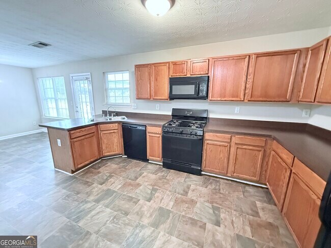 Building Photo - 136 Rankin Cir