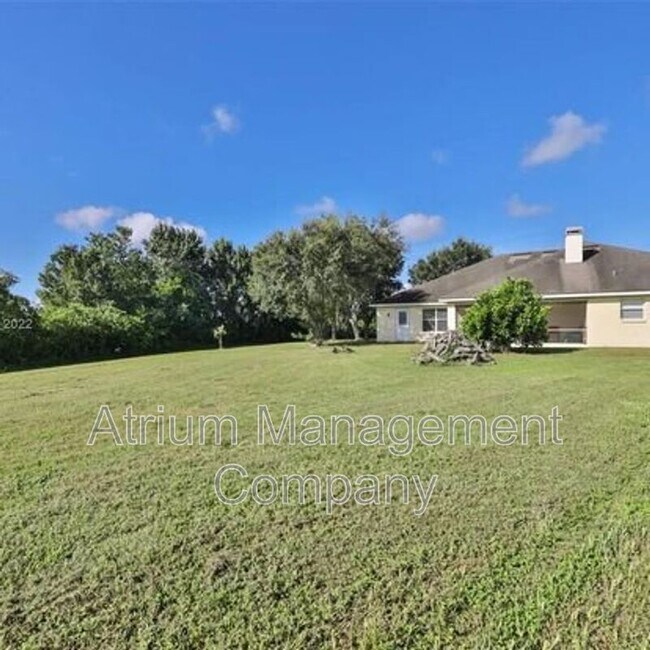 Building Photo - 2120 Farrington Dr
