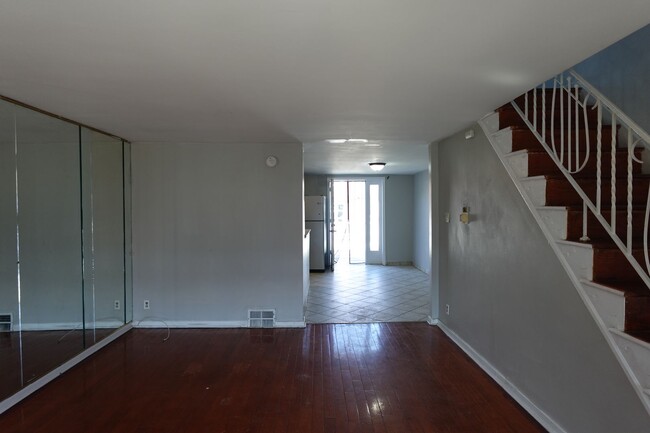 Building Photo - 7268 Leonard St