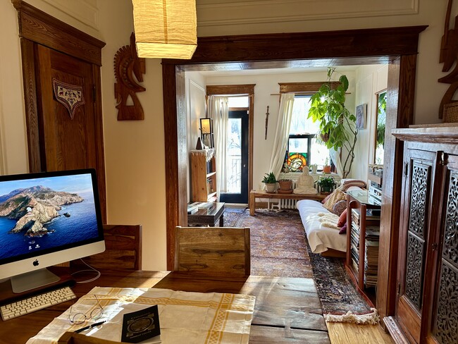 Building Photo - 4137 Av De L'esplanade